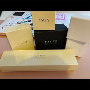 Jewelry boxes only a total of 6 empty boxes